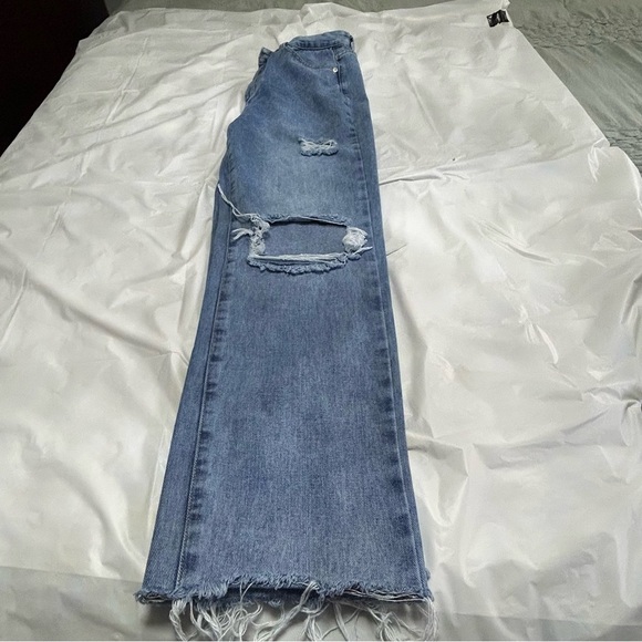 Pretty Little Thing denim distressed jeans with holes, size 10 Tall - Picture 5 of 5